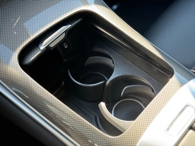 Used 2025 Mercedes-Benz GLC 300 4MATIC image 38