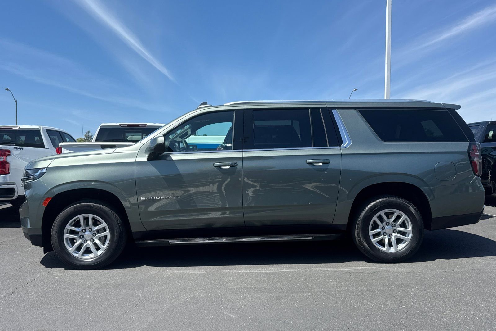 Used 2023 Chevrolet Suburban LT AWD/4WD image 8