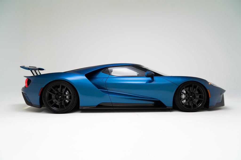Used 2019 Ford GT RWD image 2