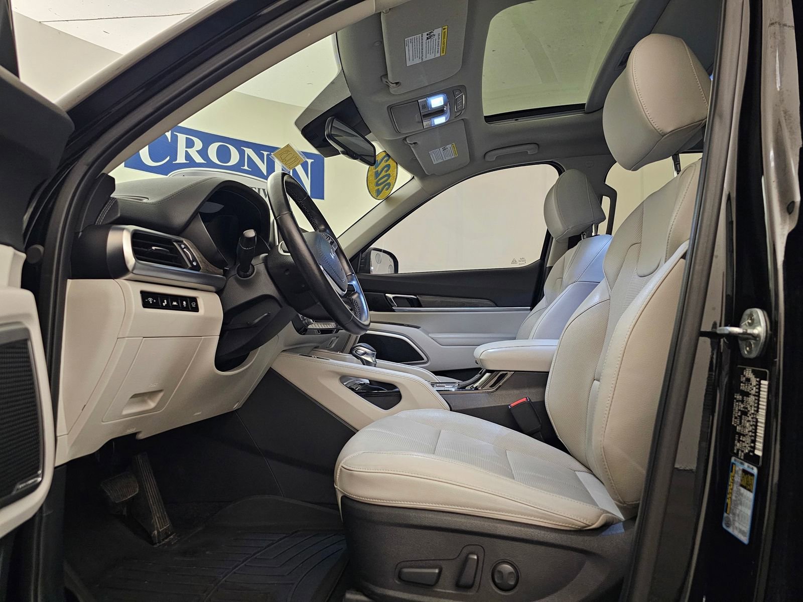 Used 2022 Kia Telluride EX w/ EX Premium Package image 16