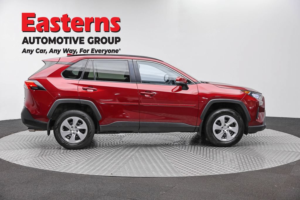 Used 2021 Toyota RAV4 LE AWD/4WD image 6