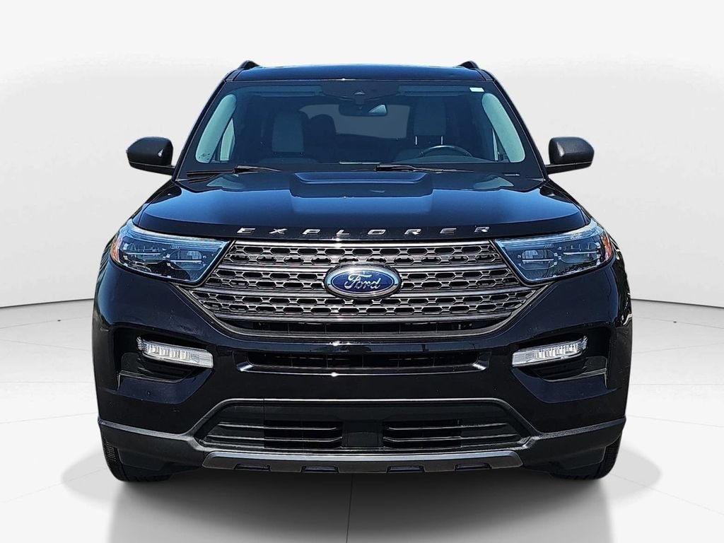 Used 2021 Ford Explorer XLT w/ Equipment Group 202A AWD/4WD image 12