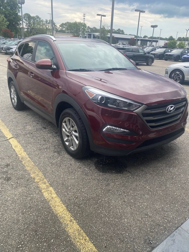 Used 2016 Hyundai Tucson SE w/ Option Group 02 FWD image 2