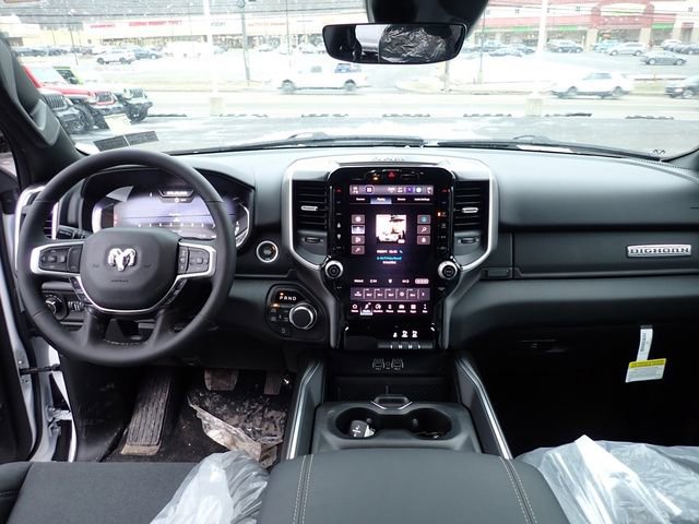 New 2026 RAM 1500 4x4 Crew Cab image 14