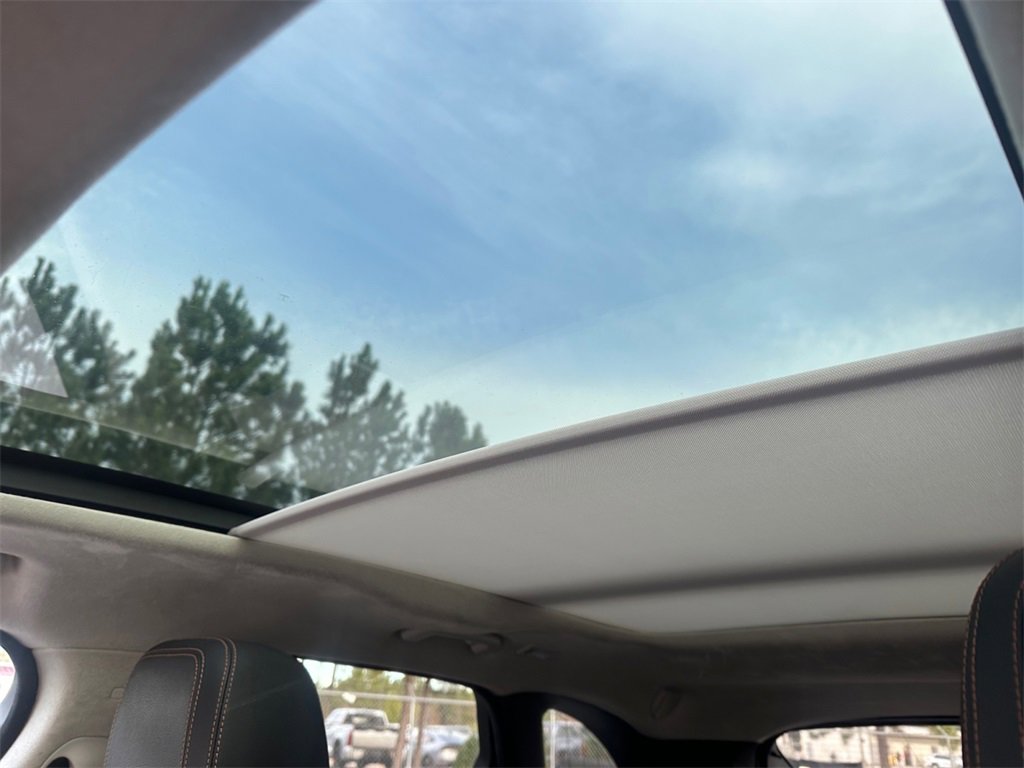 Used 2020 Jaguar F-PACE Prestige image 22