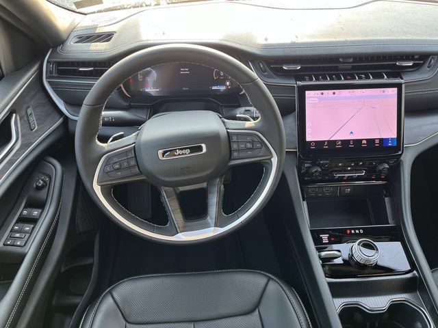 New 2025 Jeep Grand Cherokee Limited w/ Luxury Tech Group II AWD/4WD image 9