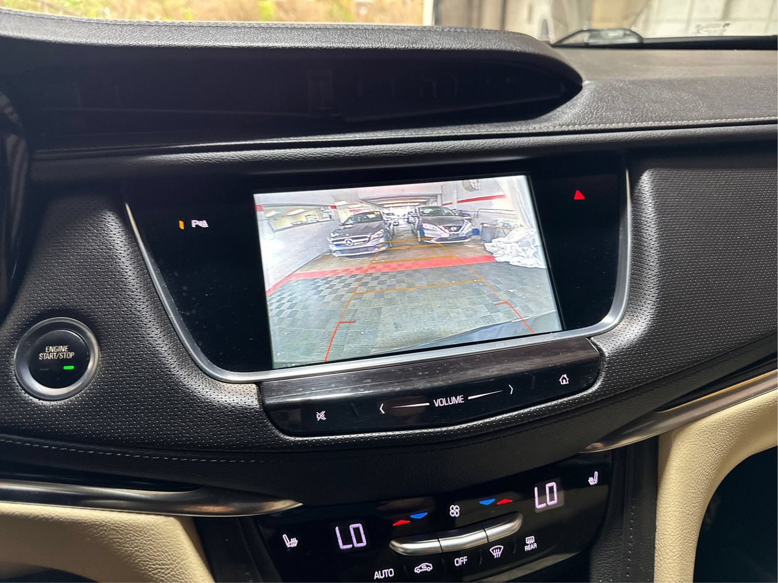 Used 2018 Cadillac XT5 AWD image 26