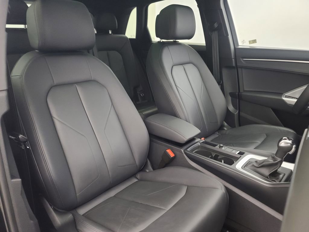 Used 2025 Audi Q3 2.0T Premium image 17