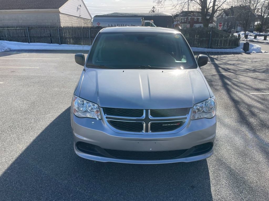 Used 2018 Dodge Grand Caravan SE w/ UConnect Hands-Free Group image 3