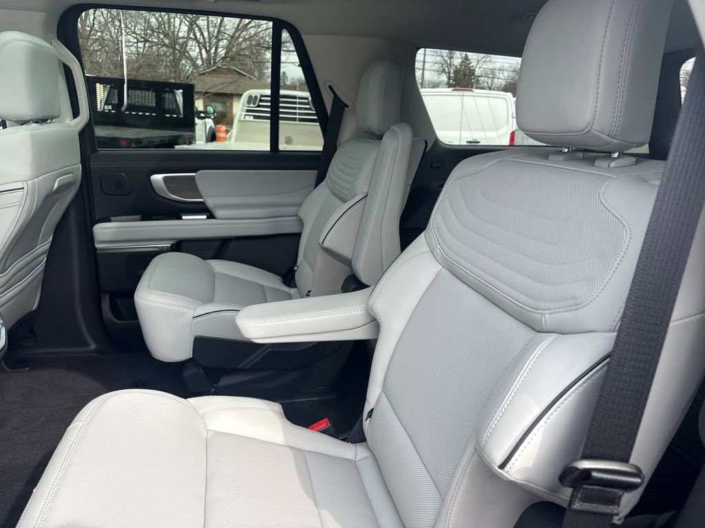 Used 2025 Ford Expedition Platinum w/ Platinum Ultimate Package image 20