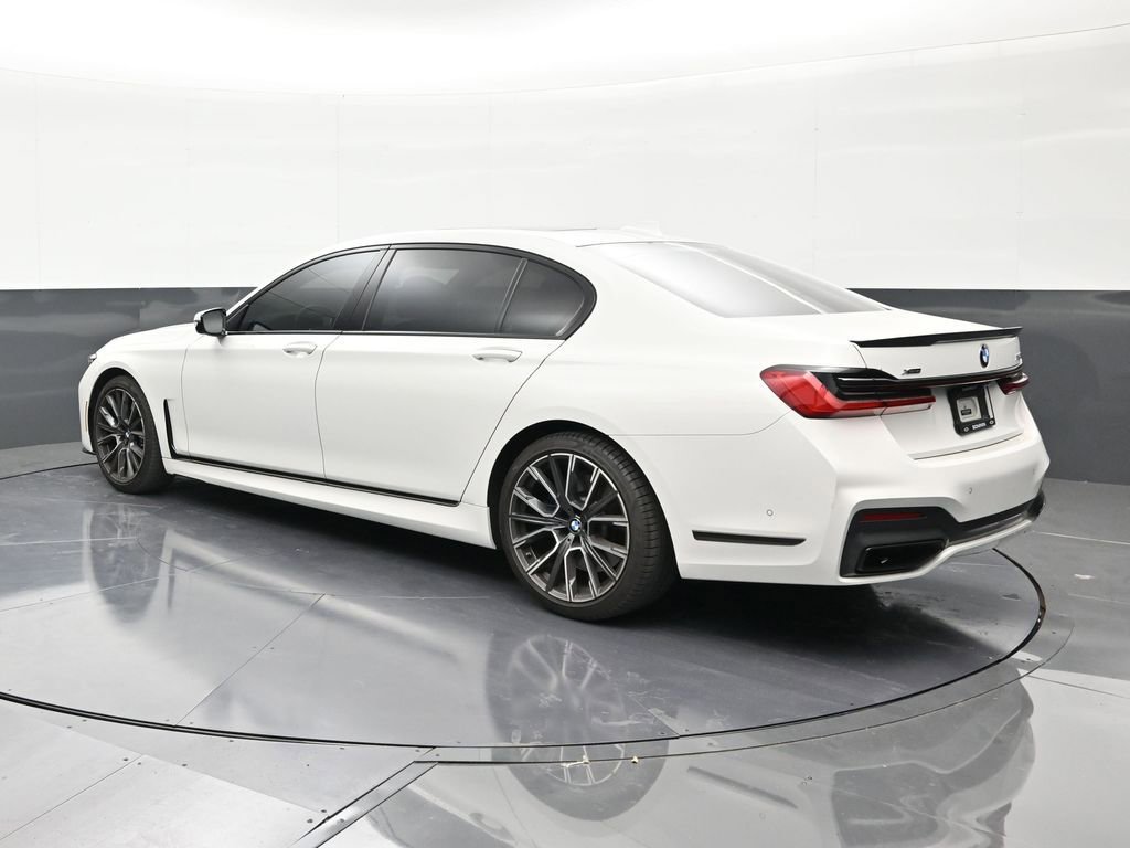 Used 2021 BMW 750i xDrive w/ M Sport Package image 3