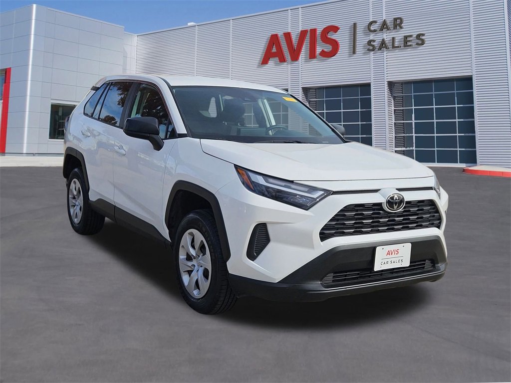 Used 2024 Toyota RAV4 LE image 9