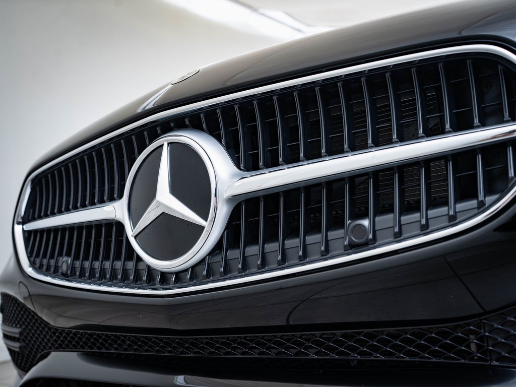 Certified 2025 Mercedes-Benz C 300 4MATIC Sedan image 3