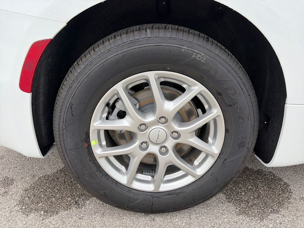 New 2027 Chrysler Pacifica LX FWD image 12