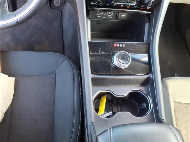 Used 2023 Jeep Grand Cherokee Laredo image 16