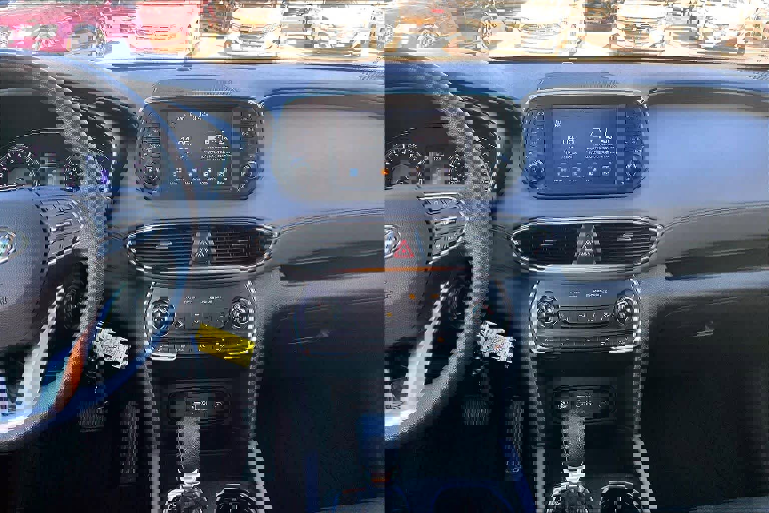 Used 2020 Hyundai Santa Fe SE image 3