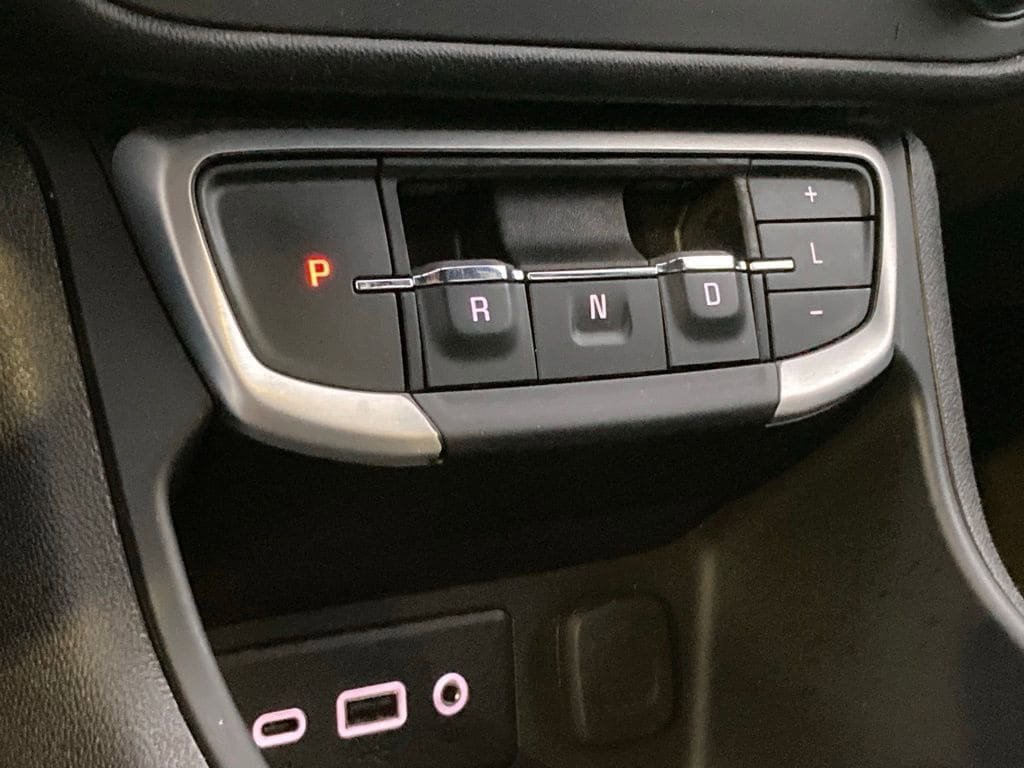 Used 2024 GMC Terrain SLE FWD image 22