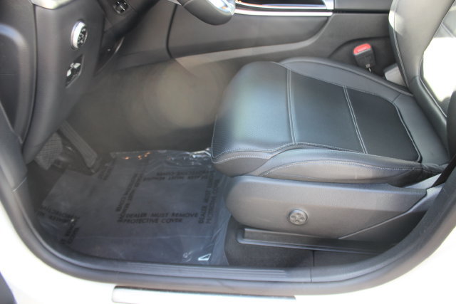 Used 2025 Mercedes-Benz GLC 300 4MATIC image 21