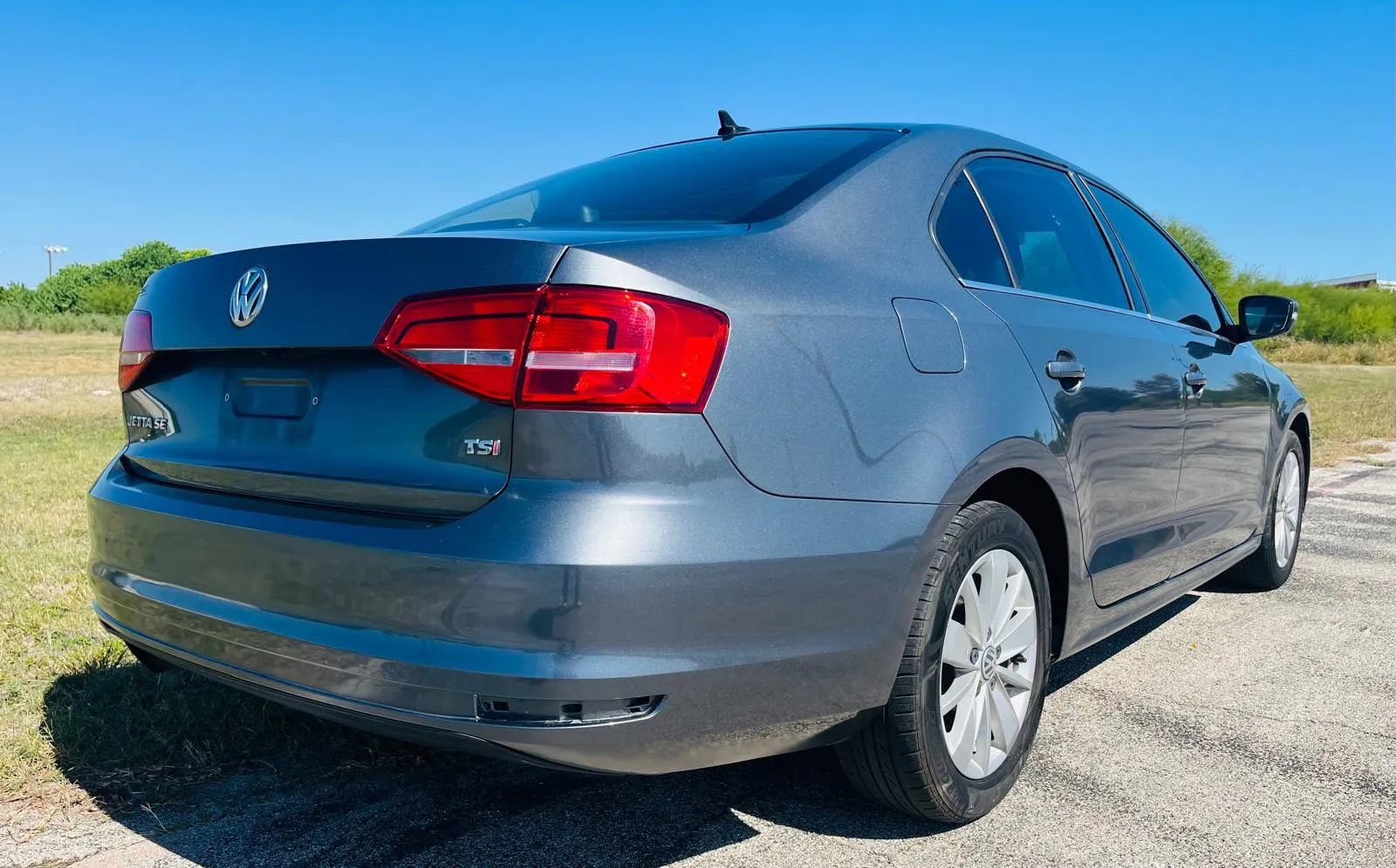 Used 2015 Volkswagen Jetta SE FWD image 9