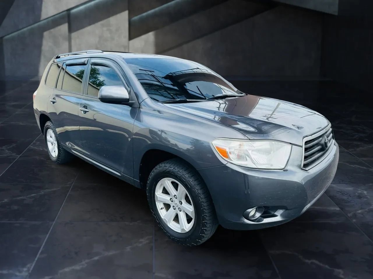 Used 2010 Toyota Highlander SE image 3