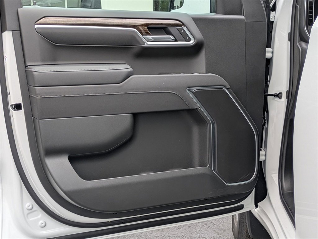 New 2025 GMC Sierra 1500 SLE w/ Preferred Package image 11