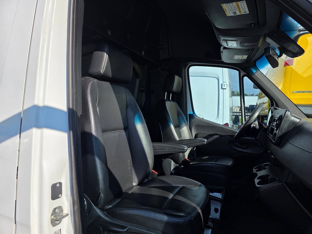 Used 2020 Mercedes-Benz Sprinter 2500 image 10