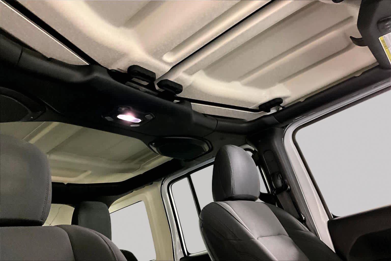 Used 2018 Jeep Wrangler Unlimited Sport S AWD/4WD image 13