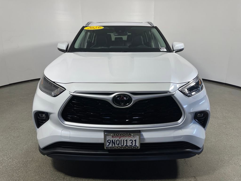 Certified 2025 Toyota Highlander XLE image 8
