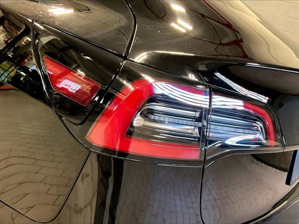 Used 2022 Tesla Model 3 image 31