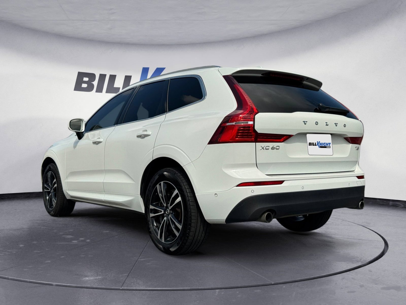 Used 2019 Volvo XC60 T6 Momentum w/ Premium Package AWD/4WD image 3