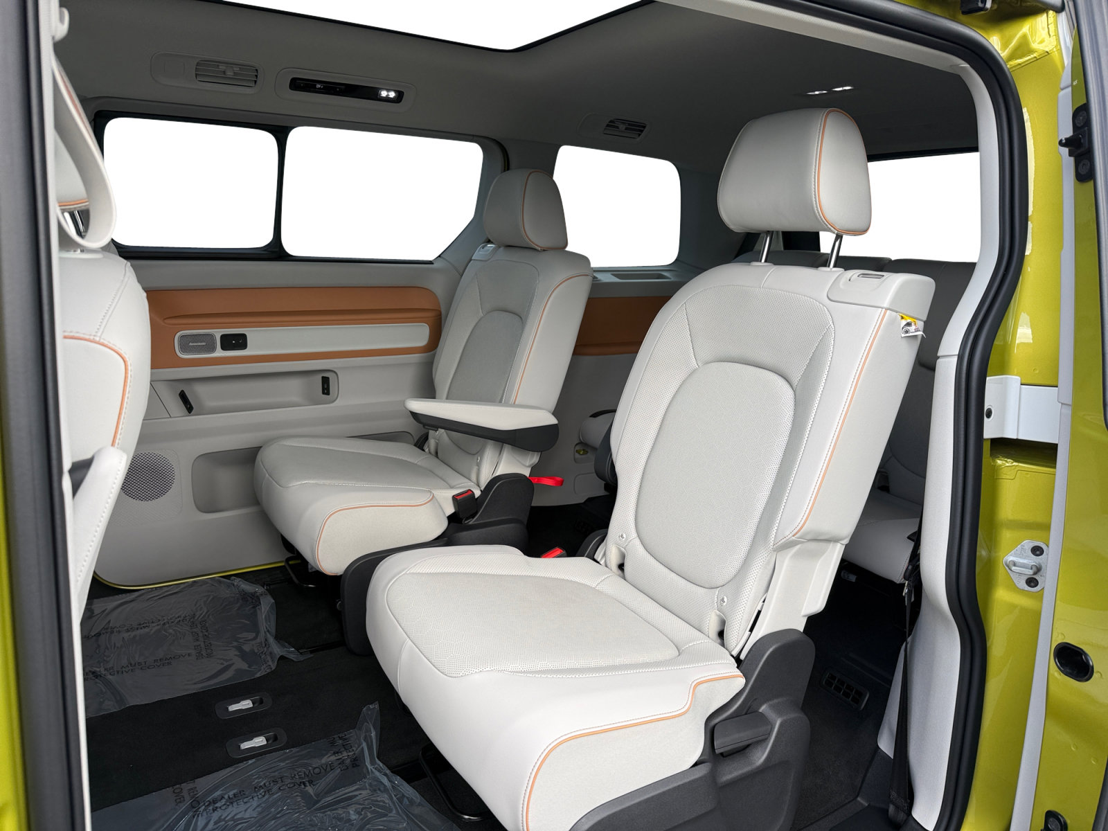 Certified 2025 Volkswagen ID. Buzz Pro S Plus AWD/4WD image 16