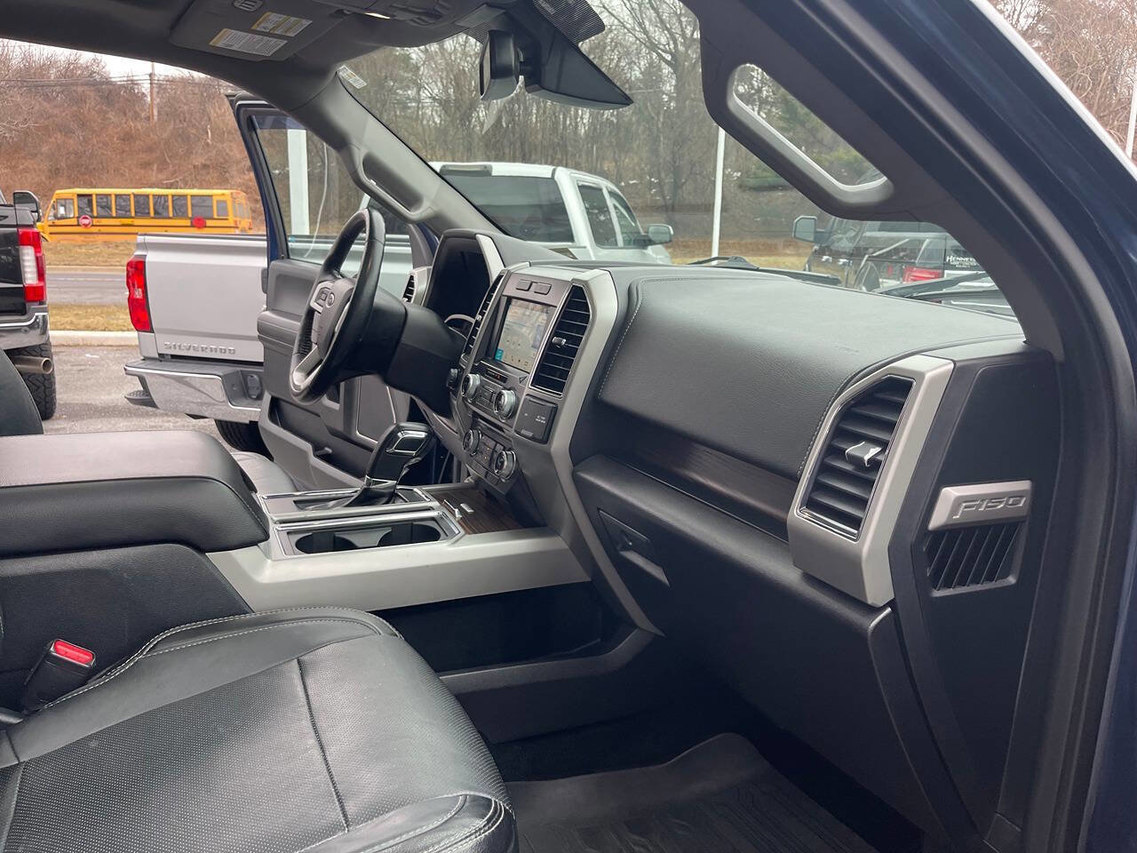 Used 2017 Ford F150 Lariat w/ Equipment Group 502A Luxury image 38