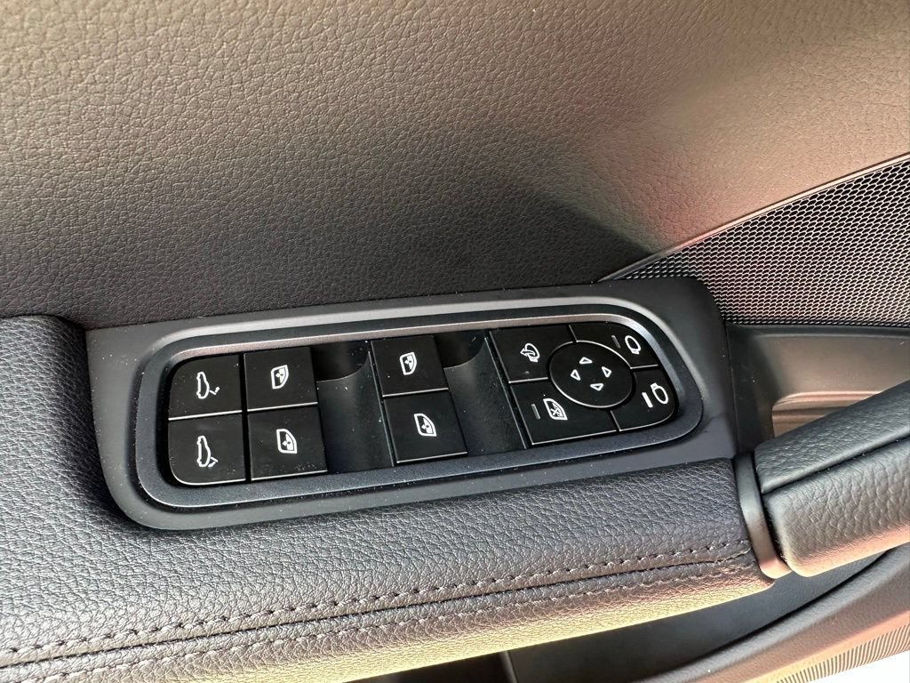 Certified 2026 Porsche Cayenne AWD/4WD image 20