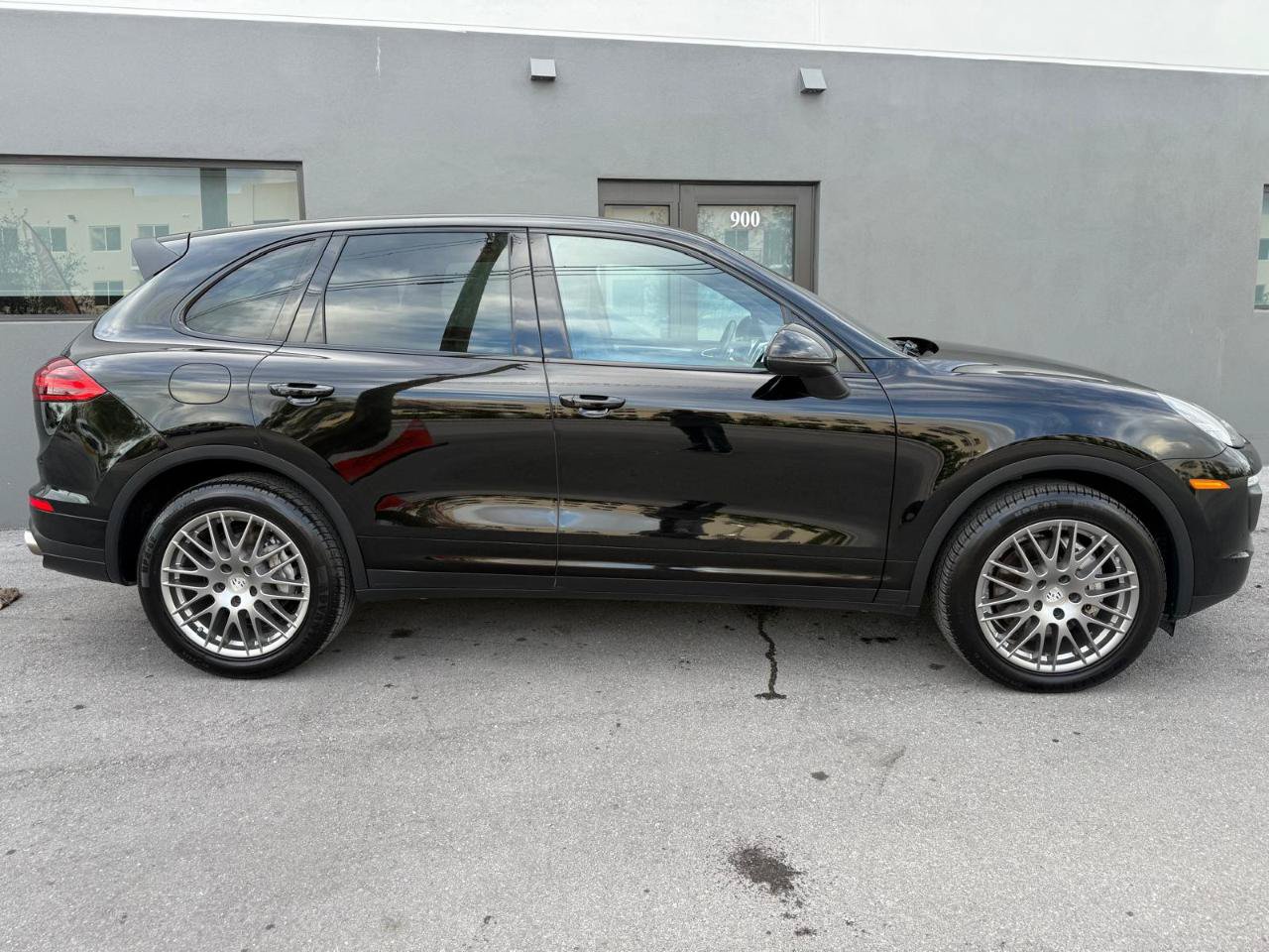 Used 2016 Porsche Cayenne S AWD/4WD image 10