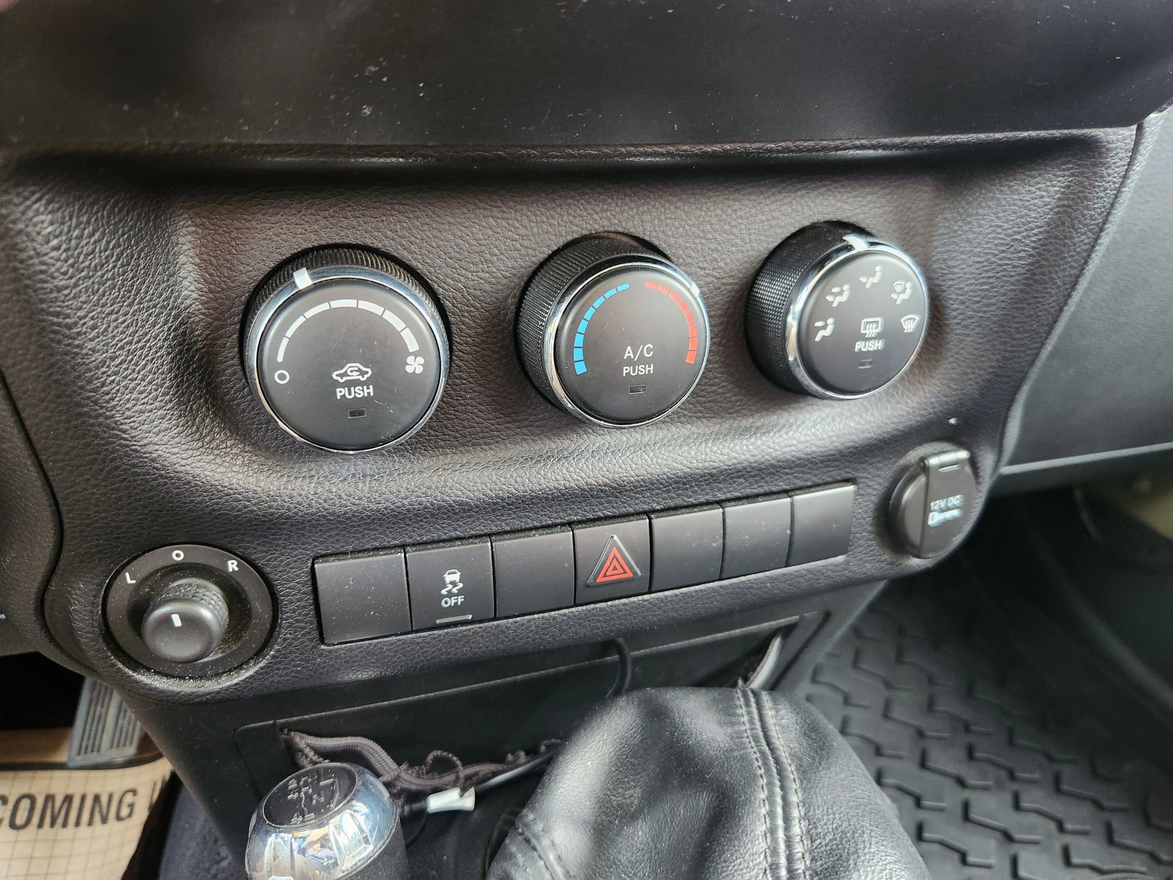 Used 2013 Jeep Wrangler Unlimited Sport image 32