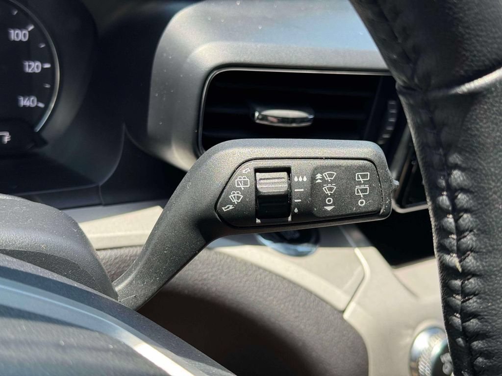 Used 2023 Ford Explorer XLT w/ Equipment Group 202A AWD/4WD image 25