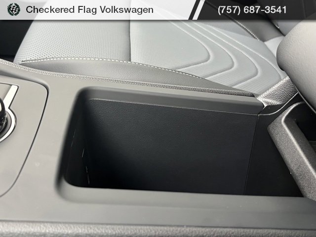 New 2025 Volkswagen Tiguan SE image 44