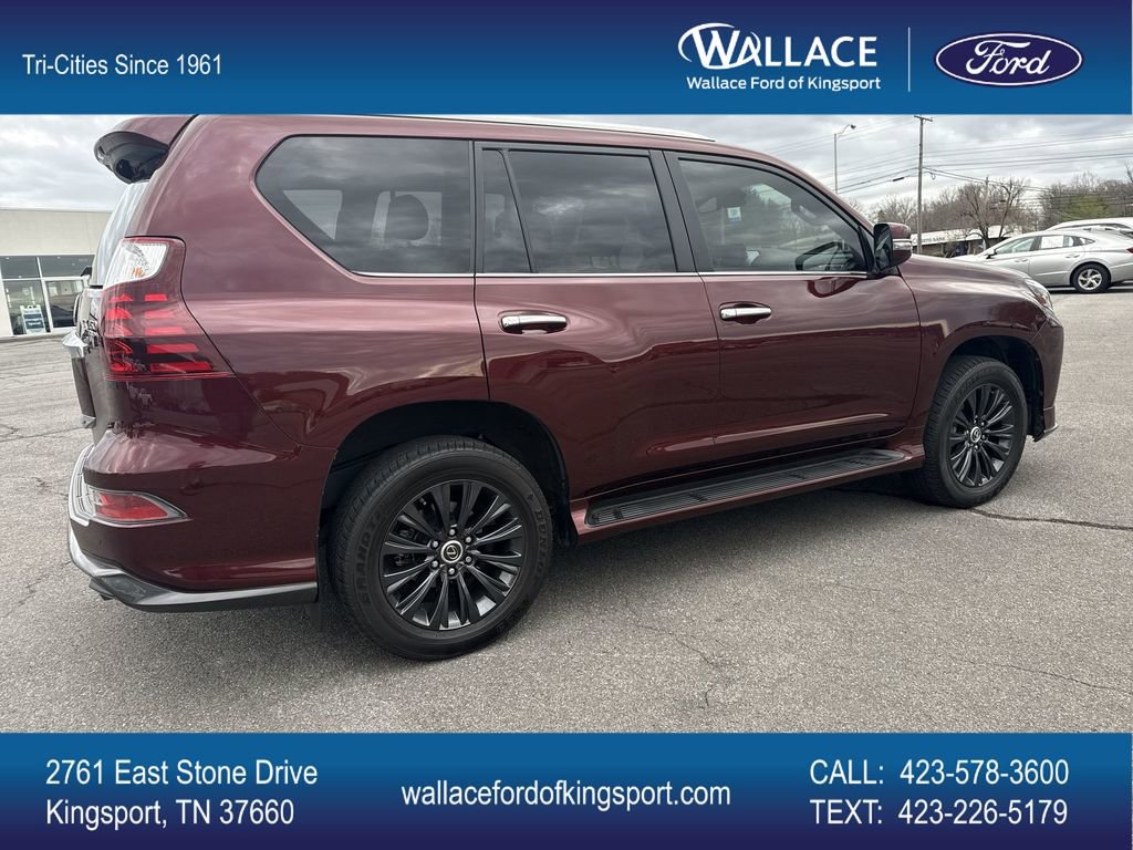 Used 2022 Lexus GX 460 Premium w/ Accessory Package image 4