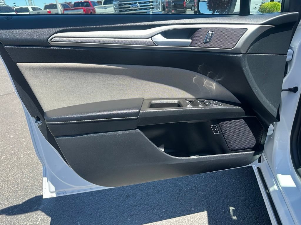 Used 2018 Ford Fusion S FWD image 18