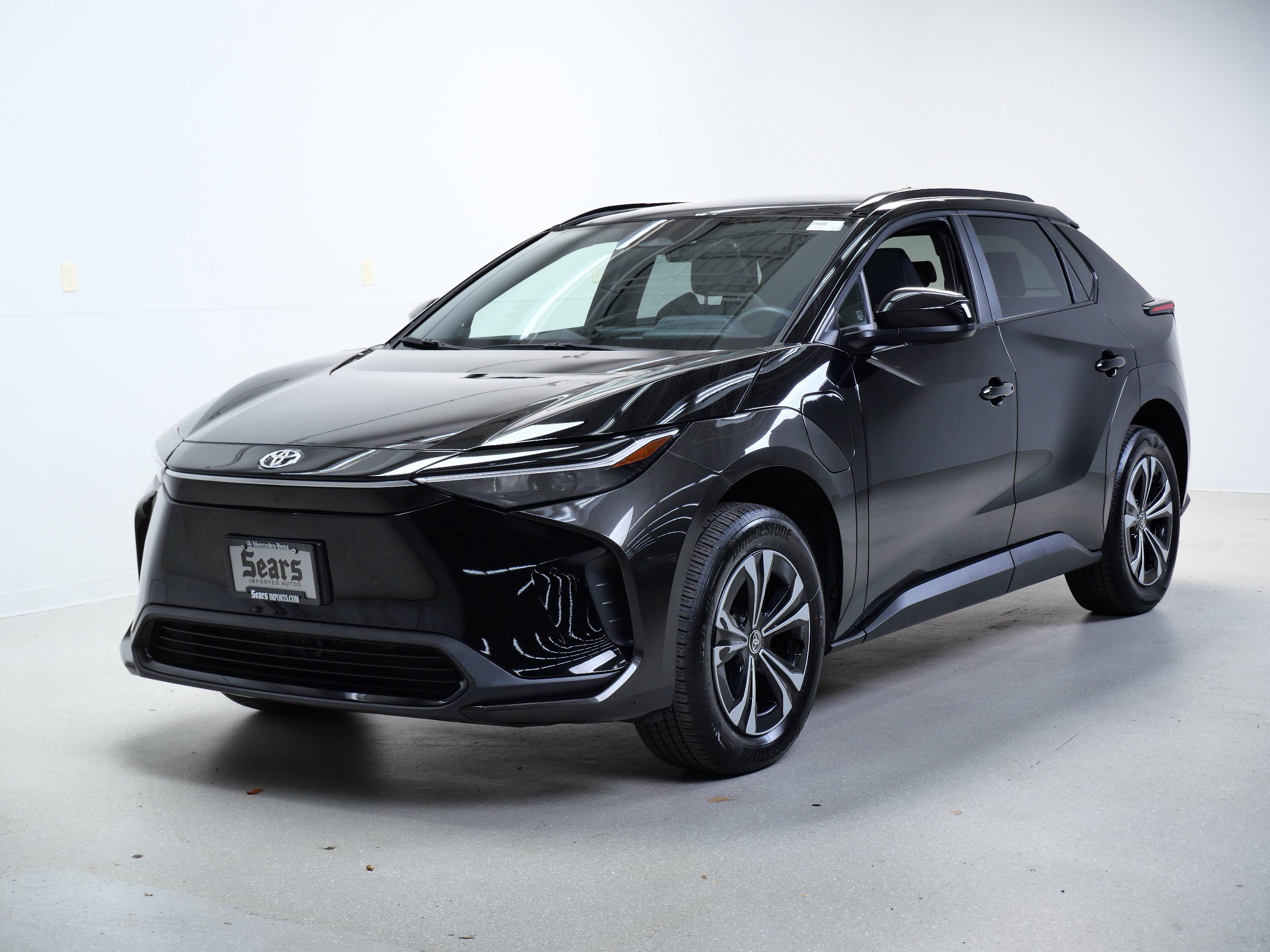 Used 2024 Toyota bZ4X AWD w/ Weather Package image 9