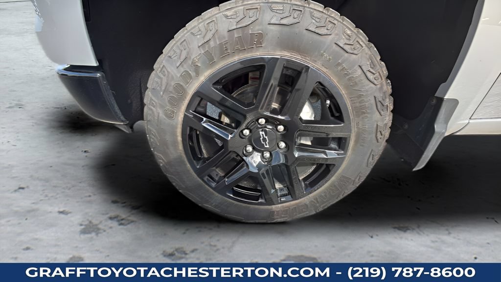 Used 2025 Chevrolet Silverado 1500 Custom Trail Boss w/ Dark Appearance Package AWD/4WD image 27
