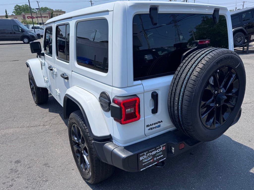 Certified 2025 Jeep Wrangler Unlimited Sahara w/ Safety Group AWD/4WD image 5