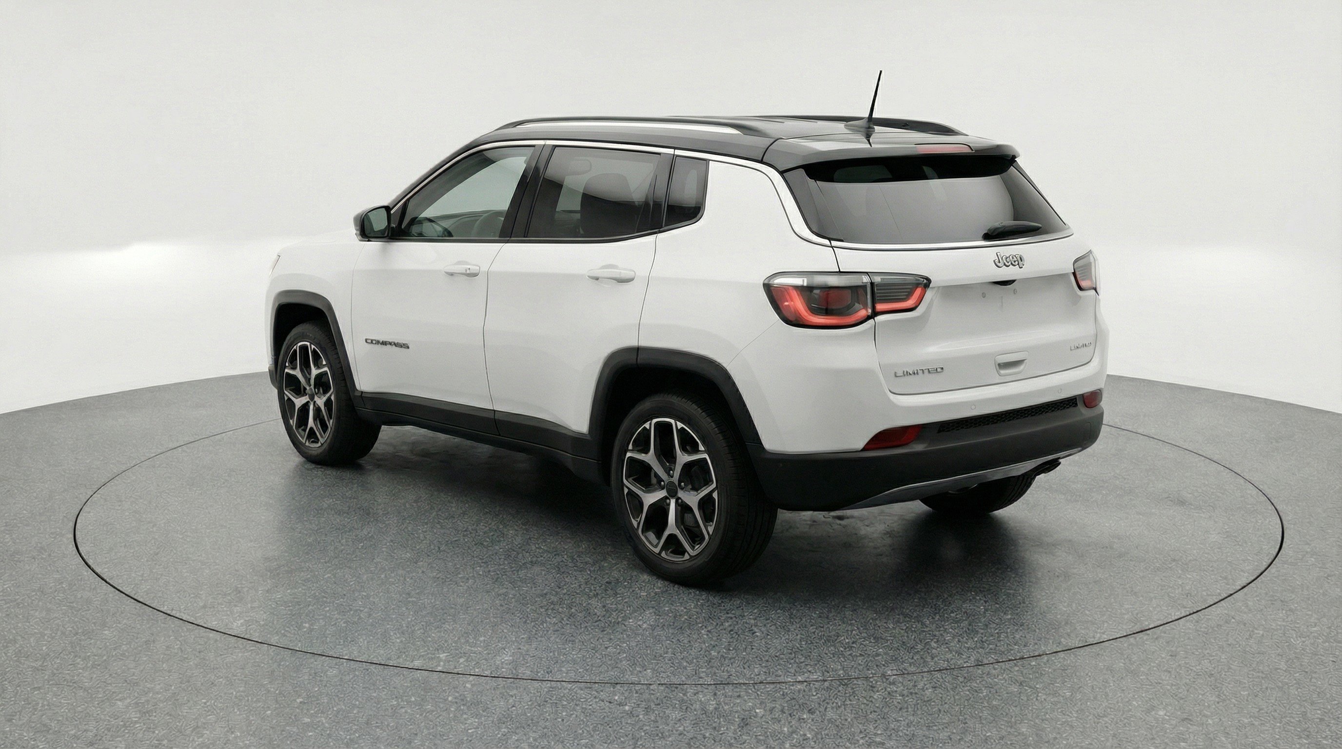 Used 2025 Jeep Compass Limited AWD/4WD image 6