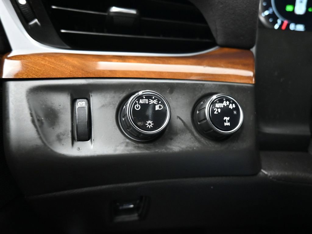 Used 2020 Cadillac Escalade Premium Luxury image 29