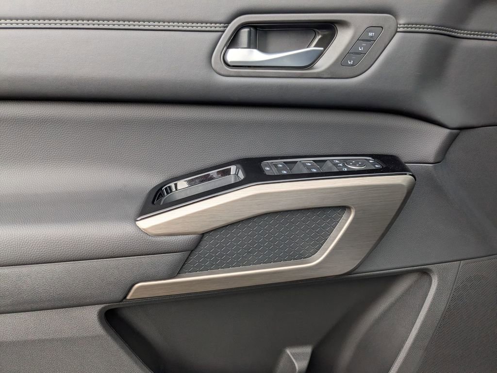 New 2025 Nissan Pathfinder Platinum w/ Cargo Package image 11