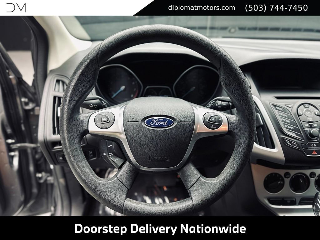 Used 2014 Ford Focus SE w/ SE Winter Package FWD image 27