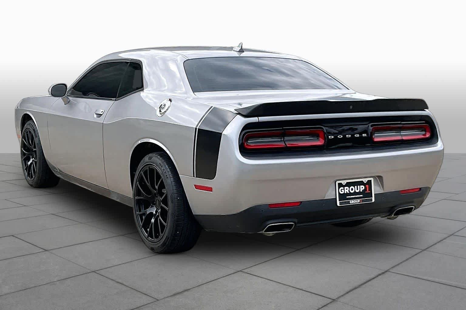 Used 2016 Dodge Challenger SXT Plus RWD image 11