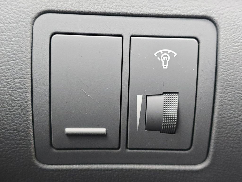 Used 2010 Hyundai Elantra GLS image 30