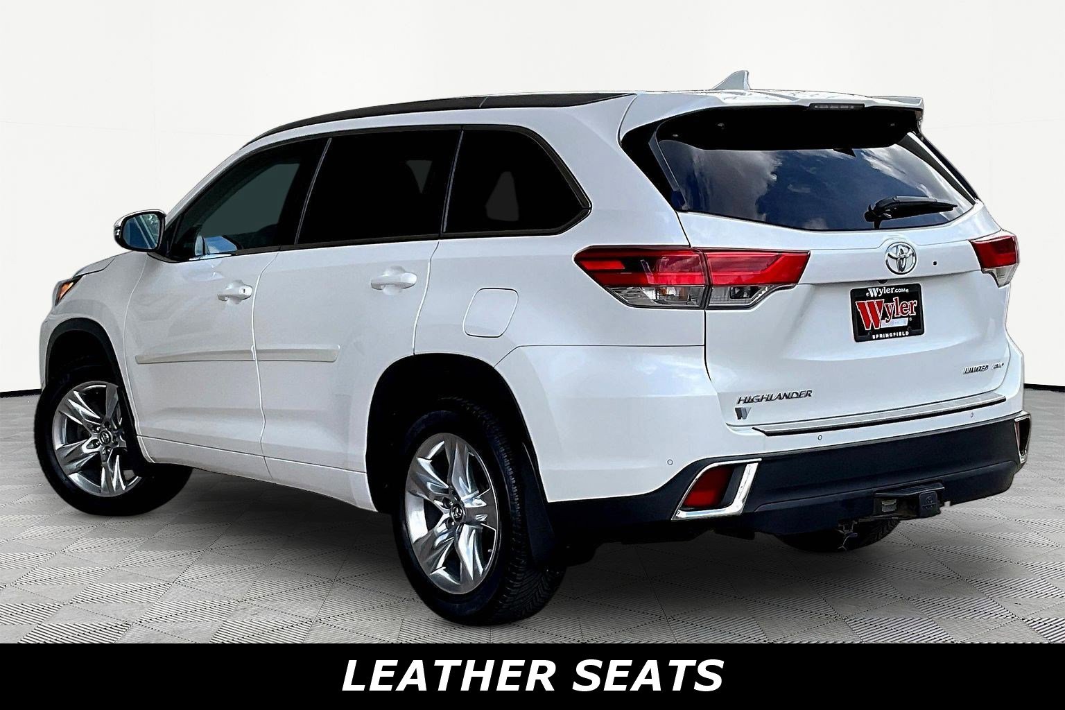 Used 2017 Toyota Highlander Limited image 4