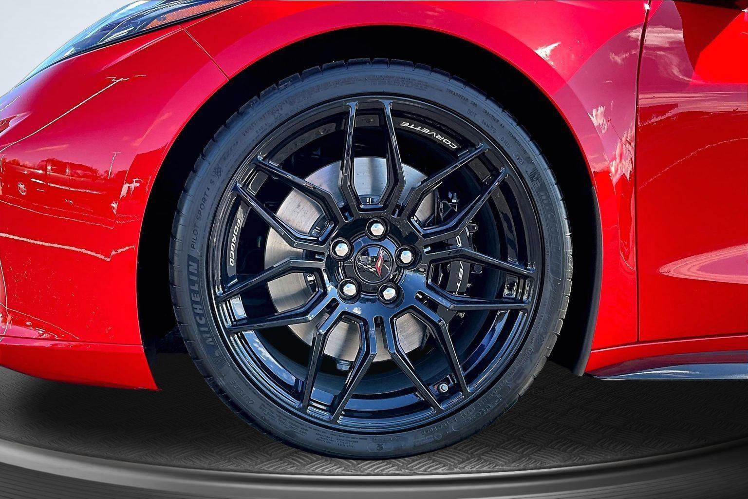 Used 2024 Chevrolet Corvette Z06 RWD image 10